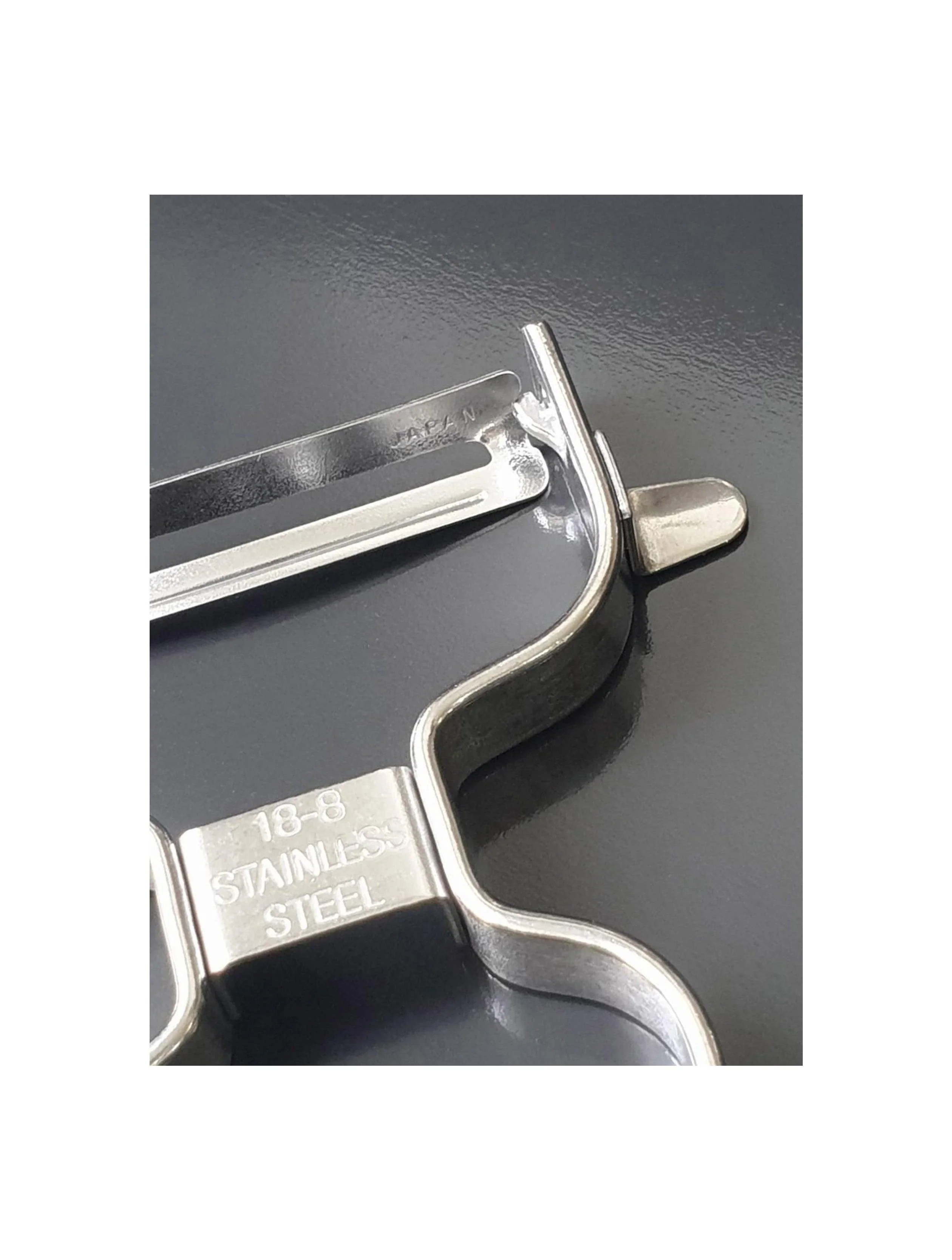 Ajiwai Shokubo Curve Peeler Stainless Steel 50mm - Image 4